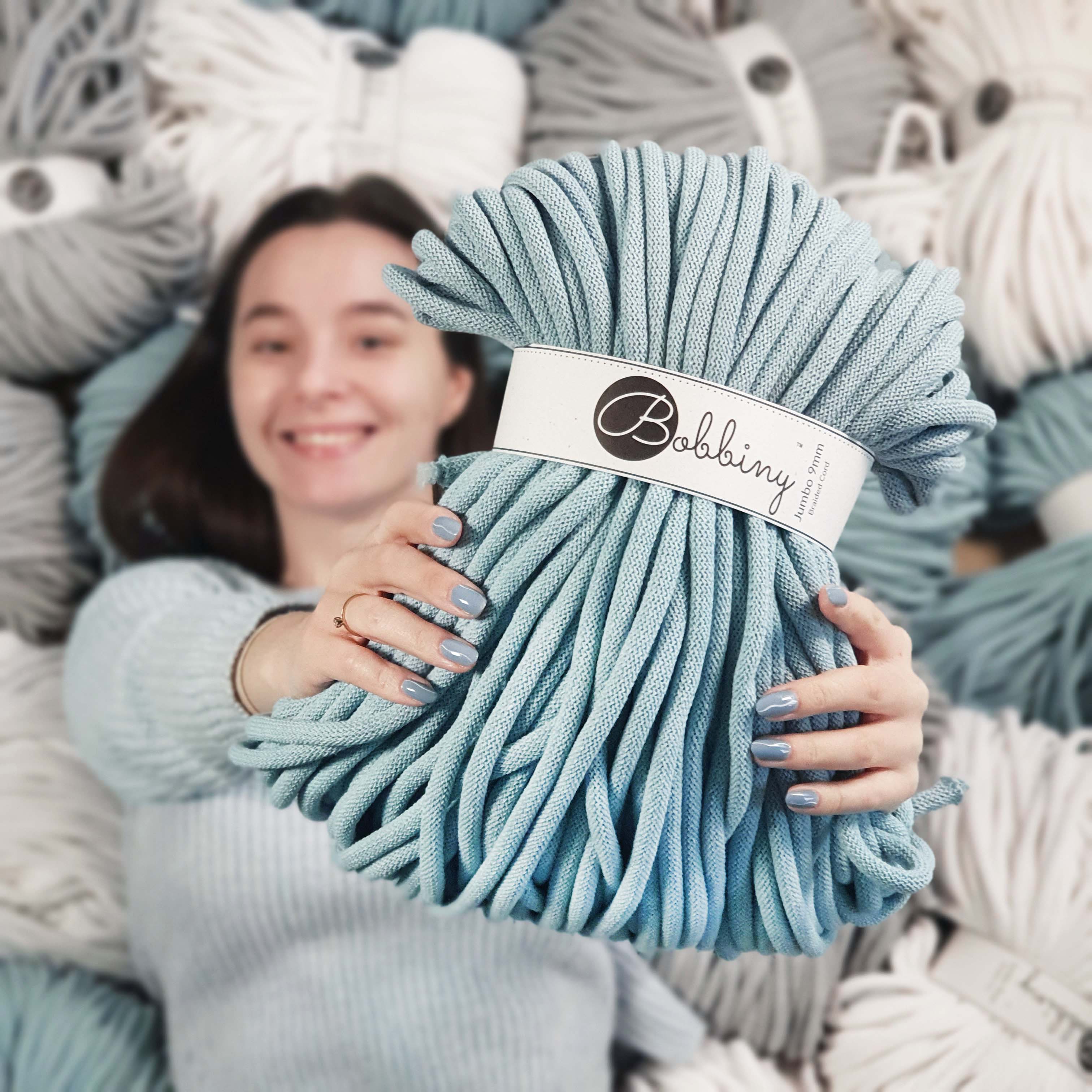 Různé druhy přízí a jak si vybrat tu pravou pro svůj projekt