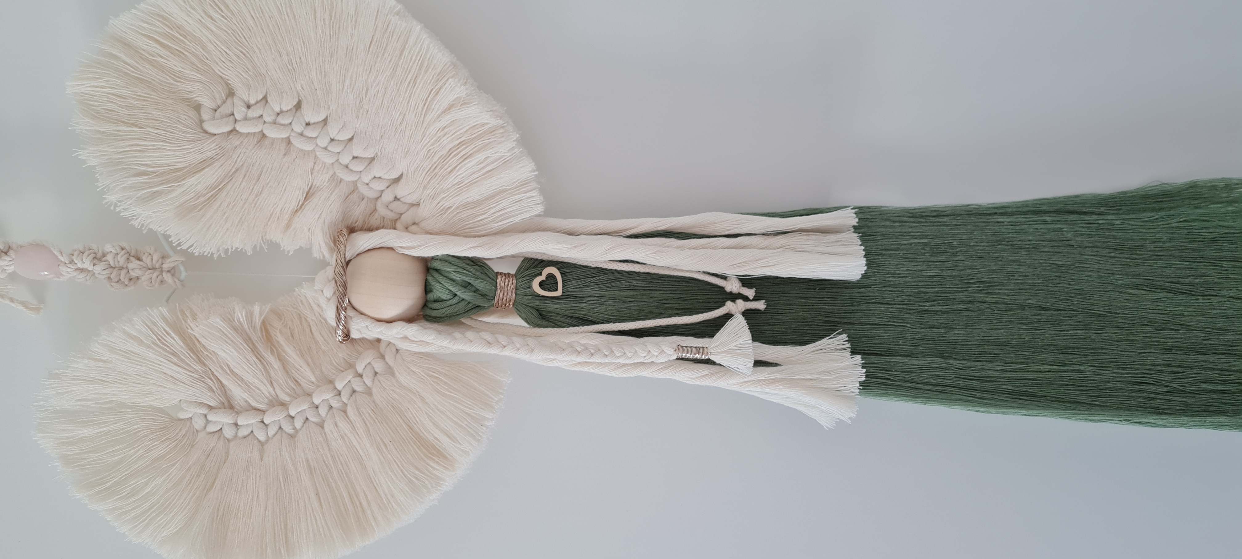 Anděl macramé s minerálem