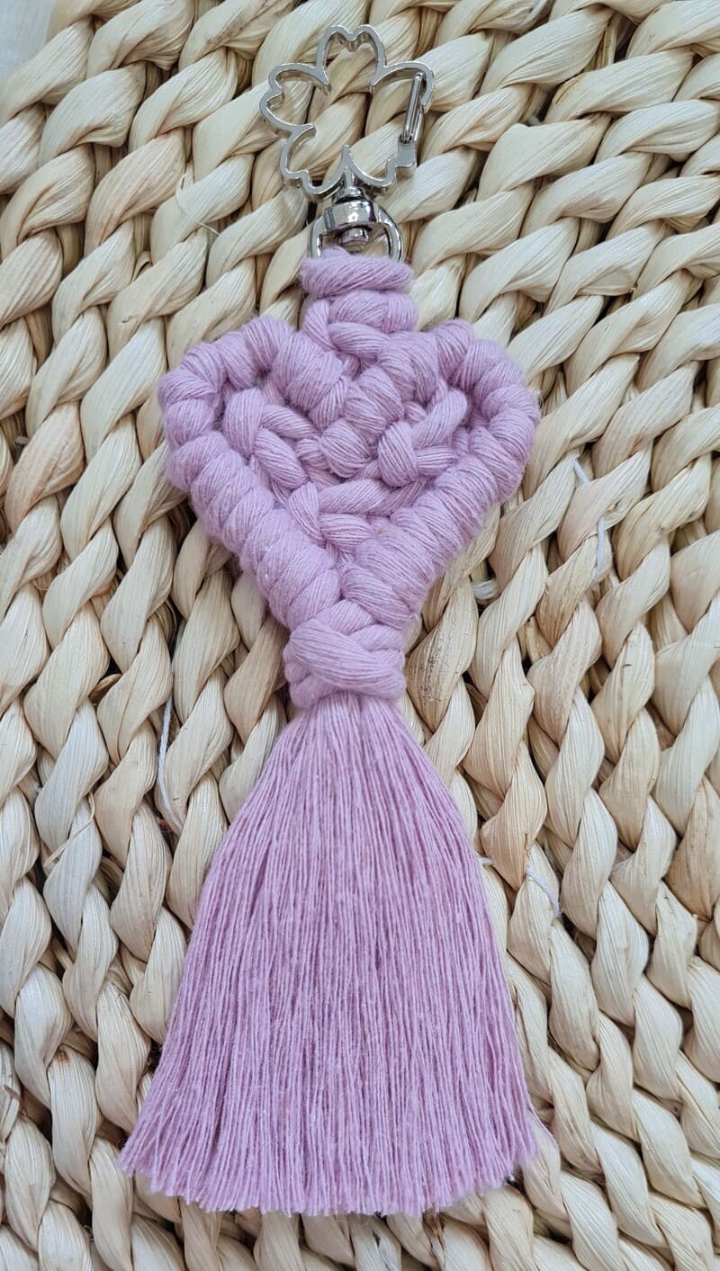 Klíčenka macramé SRDCE malé Dusty Pink - karabina čtyřlístek