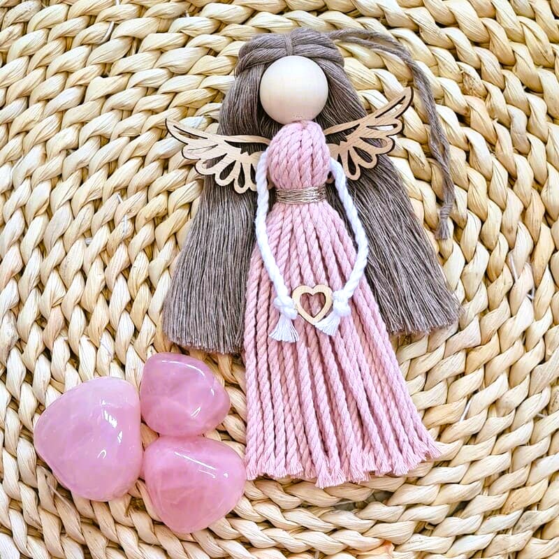 Anděl macramé EVELIN s dřevěnými křídly