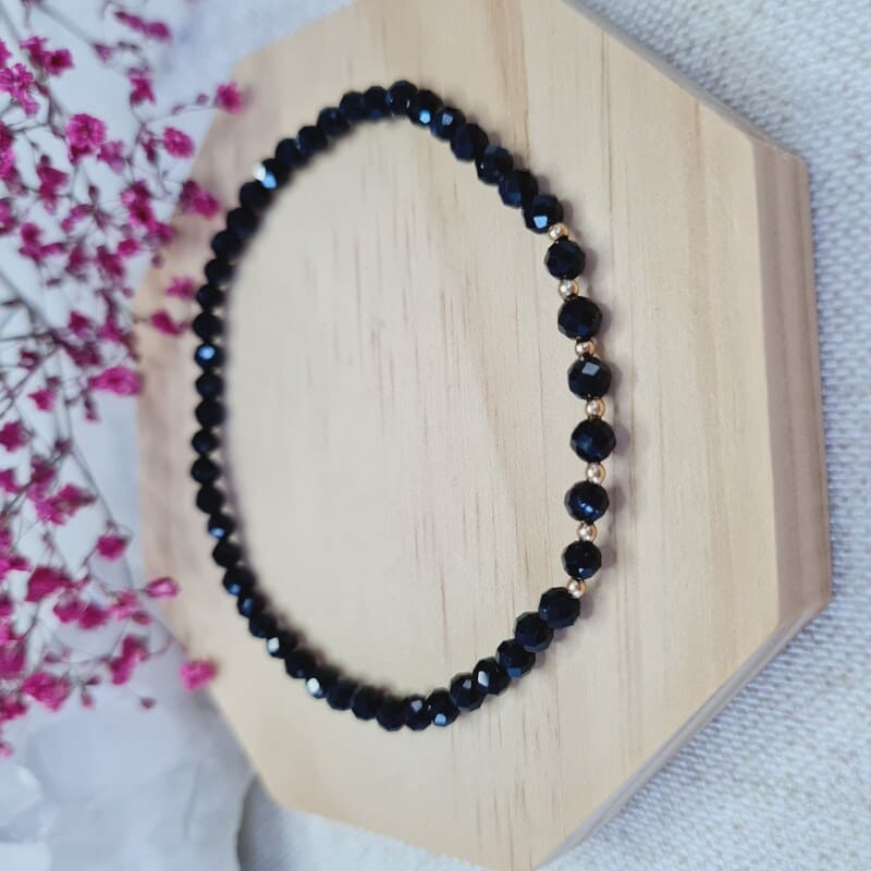 Spinel náramek broušený s mosaznými korálky pokovené 18K zlatem 4 mm 