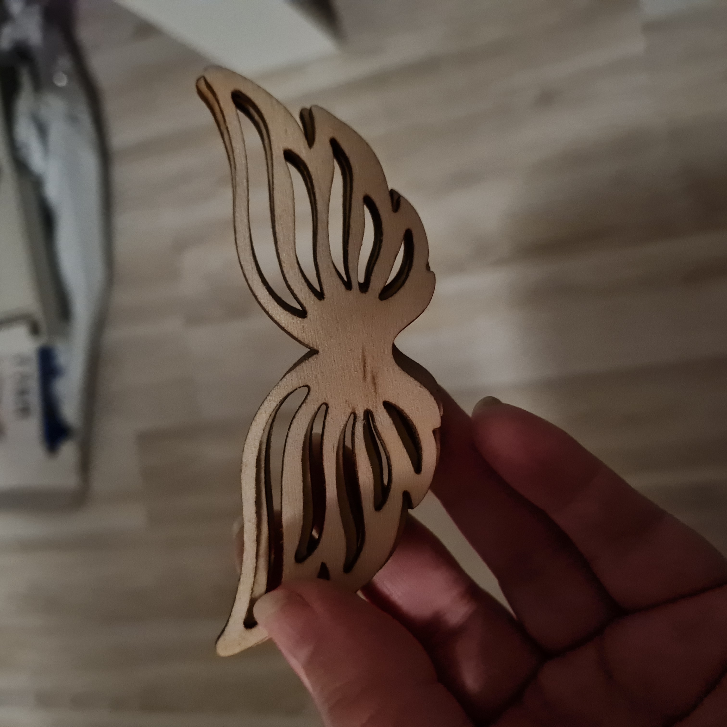 Dřevěný výřez andělské křídlo č.3