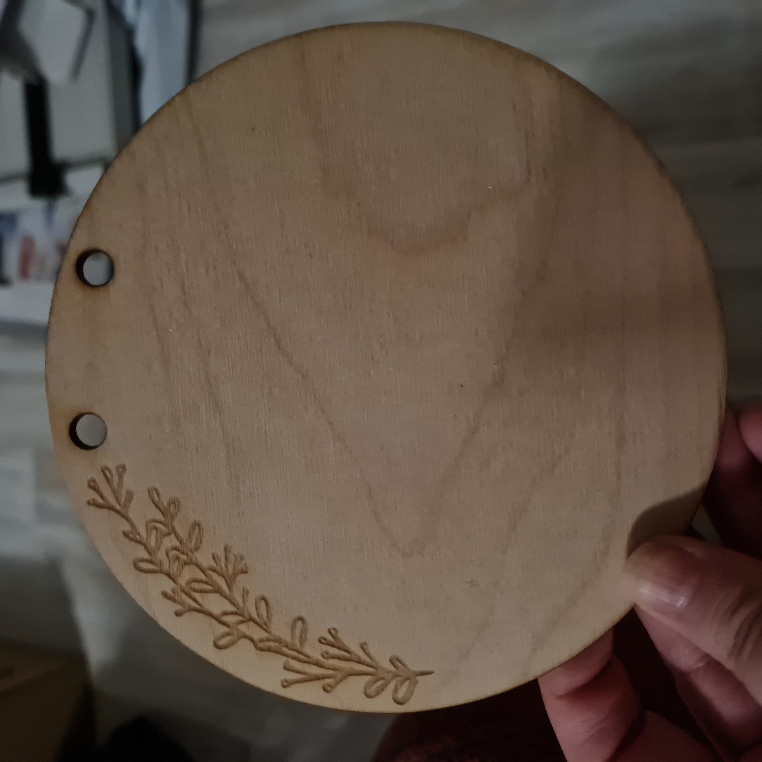 Dřevěné kolečko pod macramé Andělku - 12,5cm - větvička