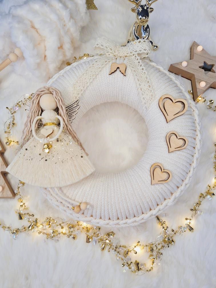 Věnec macramé Natural s andílkem ve zlaté sukýnce