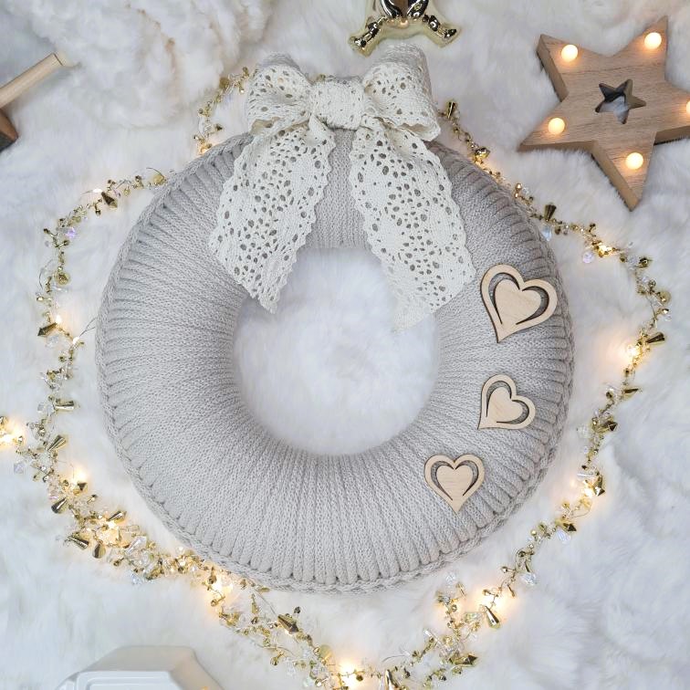 Věnec macramé Beige se srdíčky 