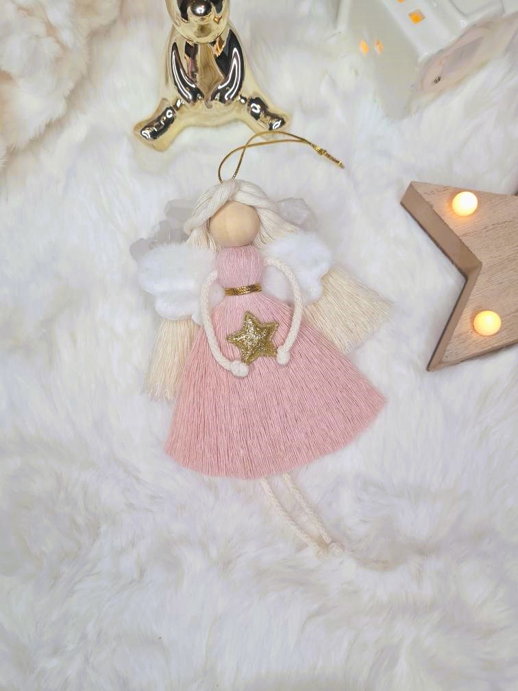 Anděl macramé VÁNOČNÍ HVĚZDA v růžových šatičkách