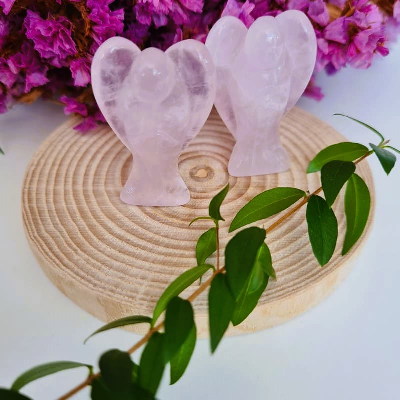 Růženinový anděl 4 cm ručně broušený (sebeláska, vztahy)