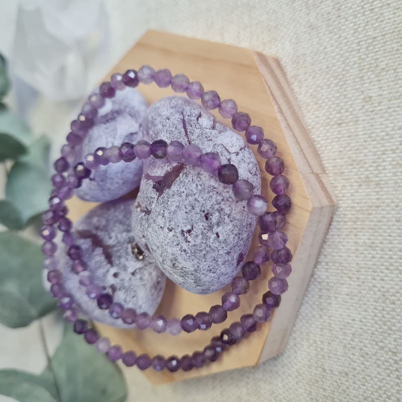 Ametyst náramek broušený 4 mm (ochrana, intuice, komunikace, harmonie)