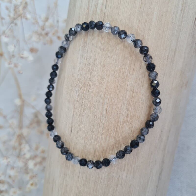 Křišťál s turmalínem broušený náramek 4 mm (silná ochrana, proti negacím a útokům, harmonie)