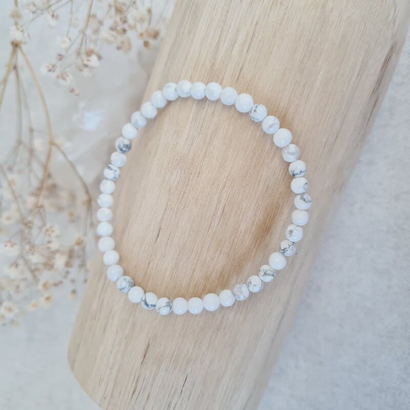 Howlit / magnezit náramek 4 mm (klidná mysl, duševní rovnováha, paměť)