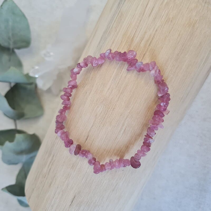 Rubelit sekaný náramek AA kvalita (láska, ženství, hluboké léčení, empatie)