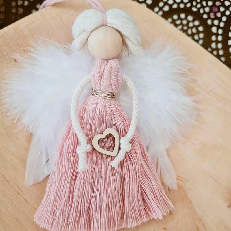 Anděl macramé SPANILÁ RŮŽENKA