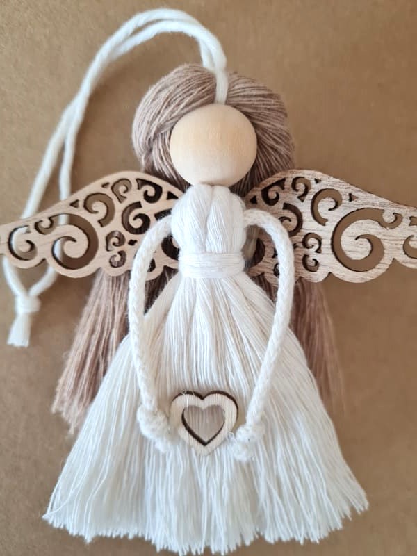 Anděl macramé NATURELLA s dřevěnými křídly