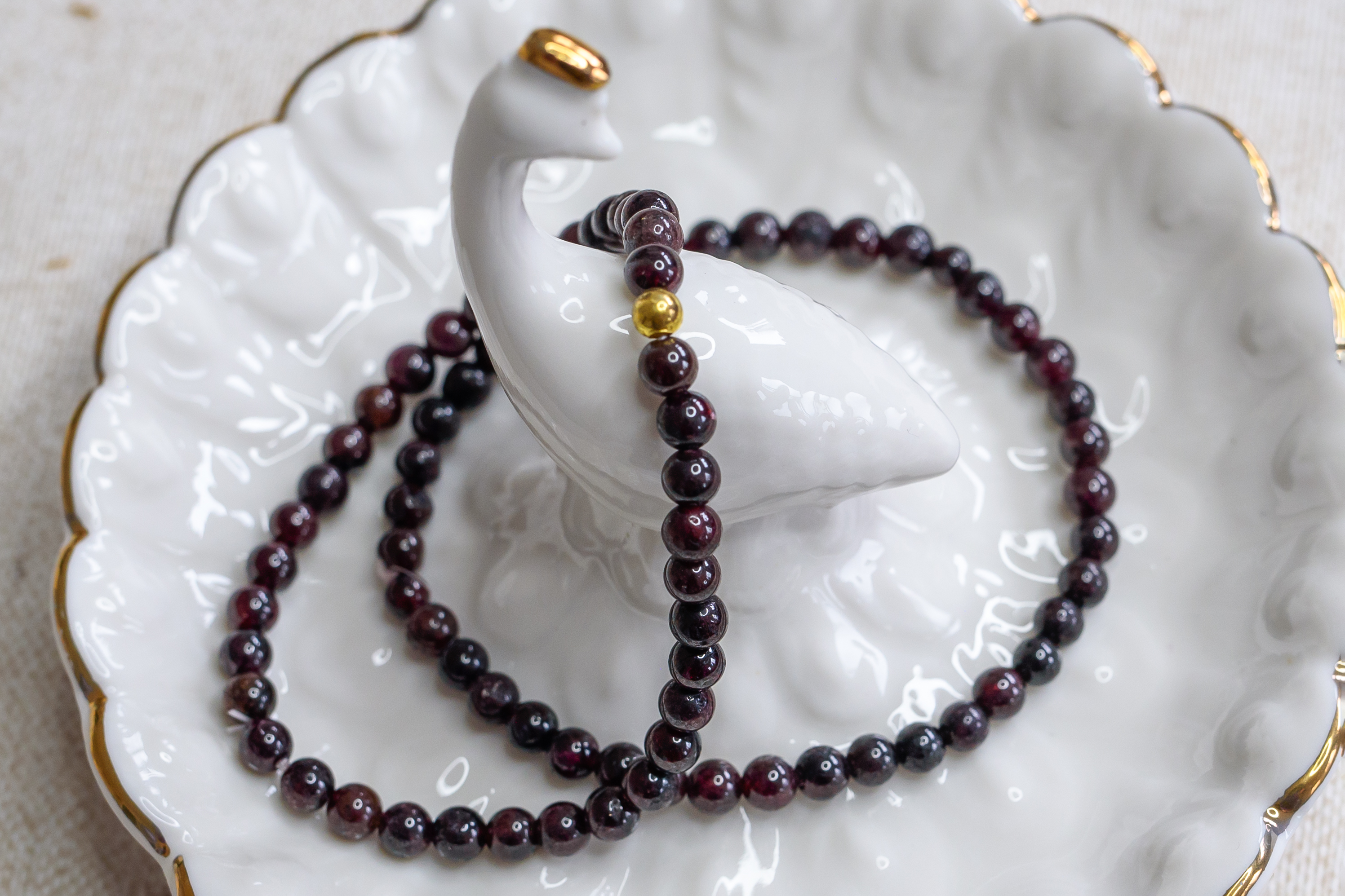 Granát náramek 4,5 mm Almandin stříbro s pozlaceným 24K zlatem (životní síla, láska, radost)