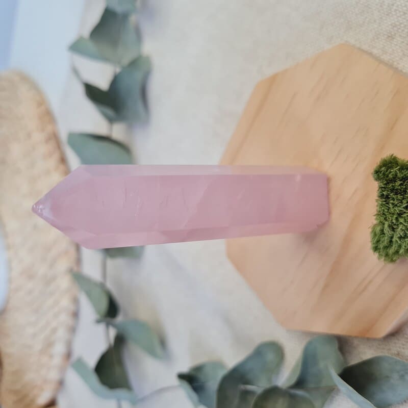 Růženín špice obelisk č.1 (láska, sebeláska) , lehce fialkový