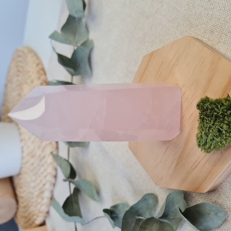 Růženín špice obelisk č.3 (láska, sebeláska) , lehce fialkový