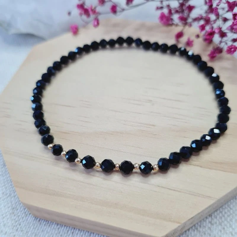 Spinel náramek broušený s mosaznými korálky pokovené 18K zlatem 4 mm 