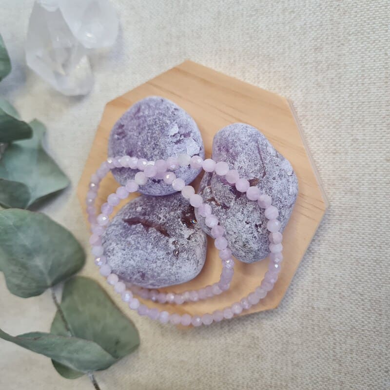 Kunzit náramek broušený 4 mm (srdeční čakra, intuice, pokora, láska) 