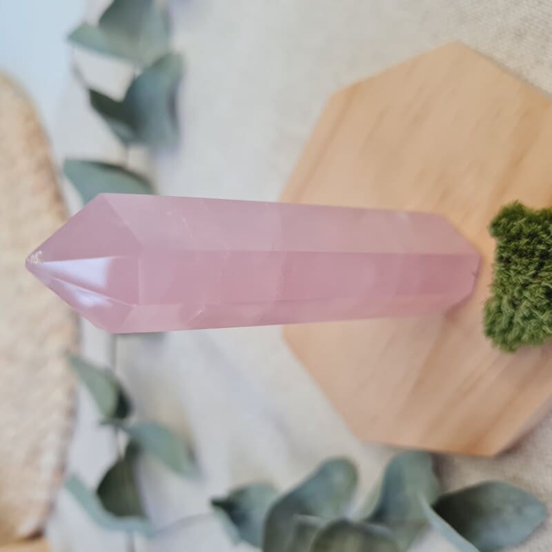 Růženín špice obelisk č.1 (láska, sebeláska) , lehce fialkový