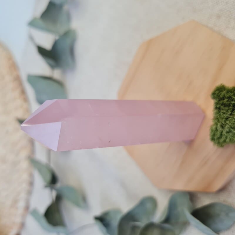 Růženín špice obelisk č.1 (láska, sebeláska) , lehce fialkový