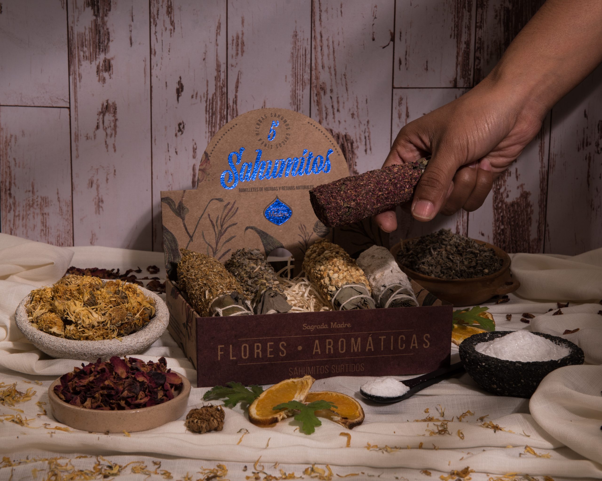 Vonné vykuřovací svazky Sagrada Madre – Mix květiny a aromatické byliny