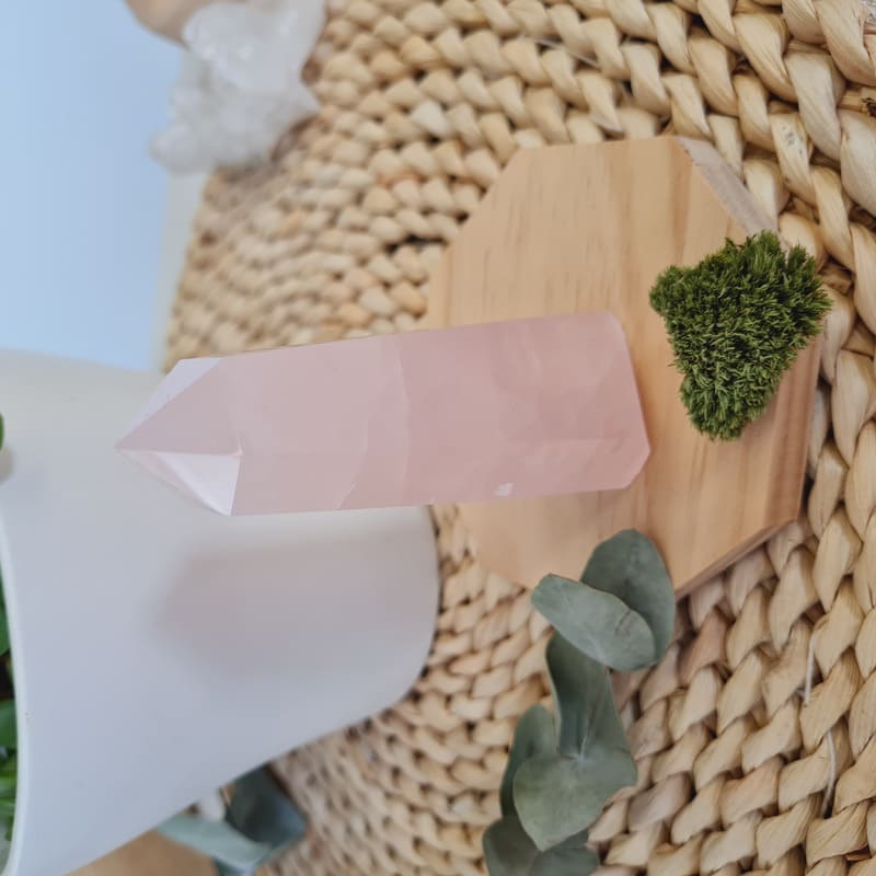 Růženín špice obelisk č.3 (láska, sebeláska) , lehce fialkový