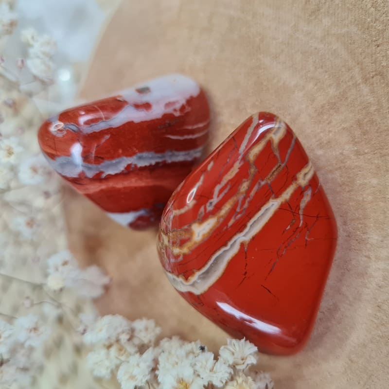 Tromlovaný Jaspis červený S (uzemnění, síla, energie, psychická stabilita)