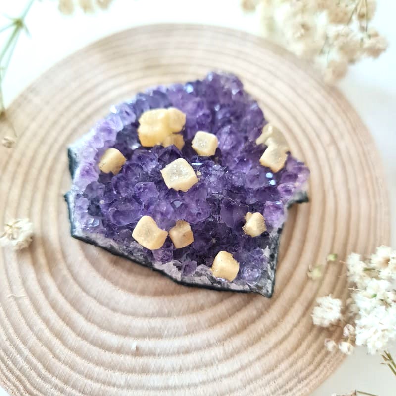Ametyst drúza s kalcitem Uruguay (ochrana, harmonie, čištění prostoru)