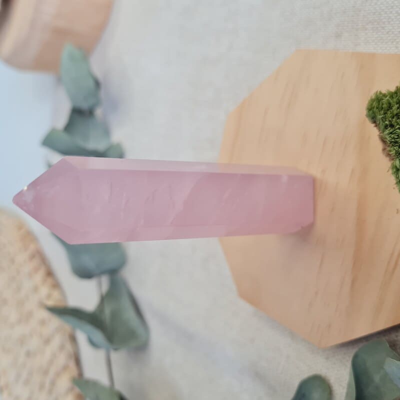 Růženín špice obelisk č.1 (láska, sebeláska) , lehce fialkový