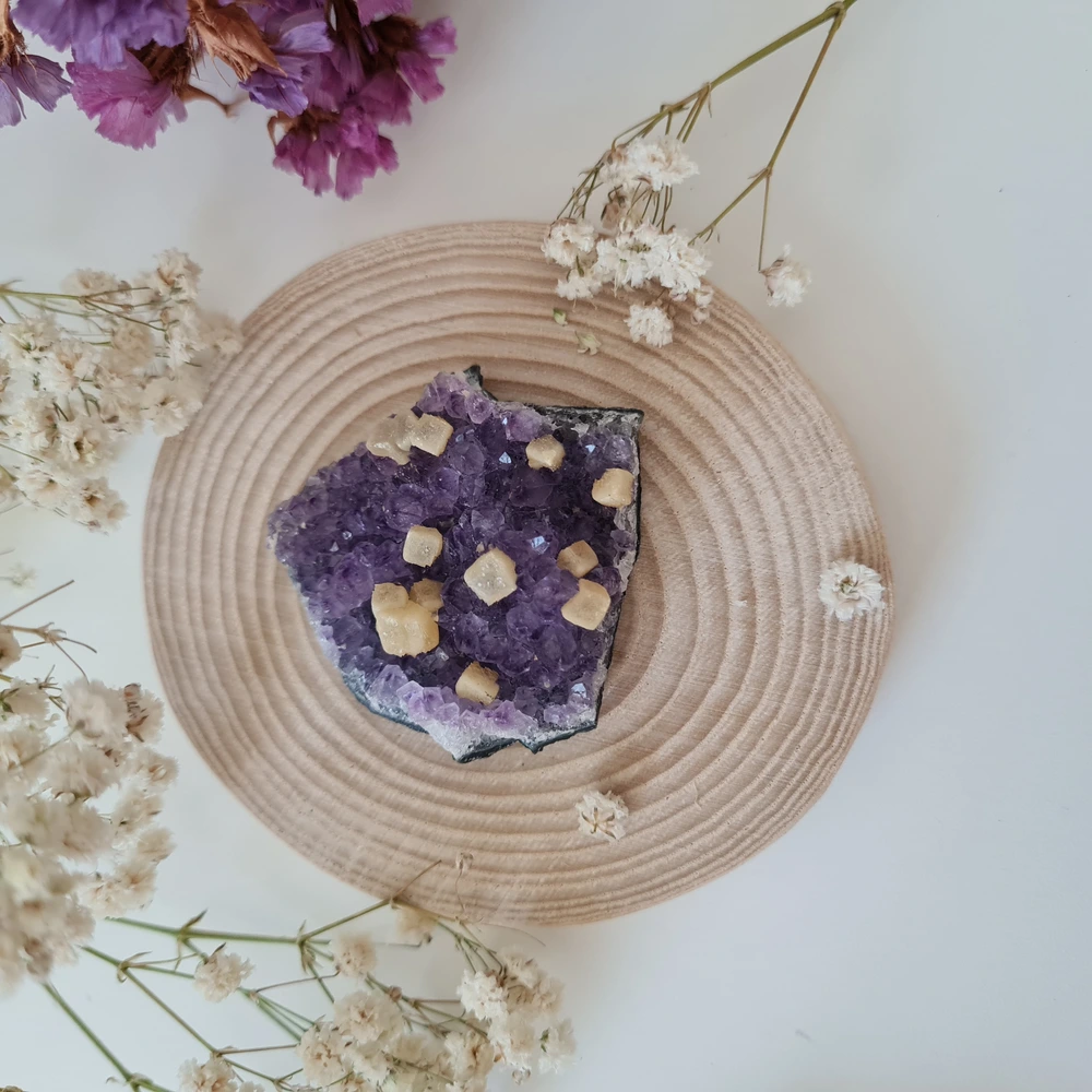 Ametyst drúza s kalcitem Uruguay (ochrana, harmonie, čištění prostoru)