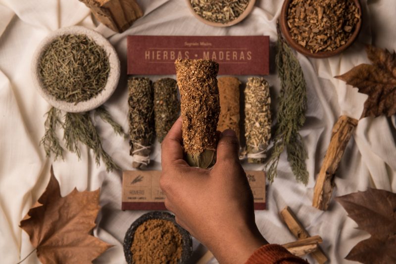 Vonné vykuřovací svazky Sagrada Madre – Mix aromatická dřeva a byliny