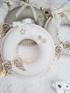 Věnec macramé s andělskými křídly č.2