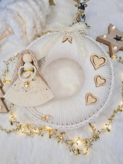 Věnec macramé Natural s andílkem ve zlaté sukýnce