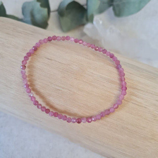 Rubelit náramek broušený 3 mm (láska, ženství, hluboké léčení, empatie)